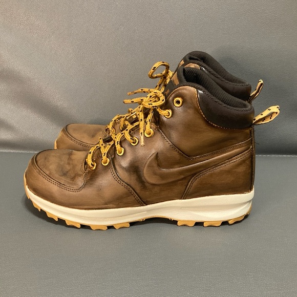 Nike Manoa boots men’s 8.5